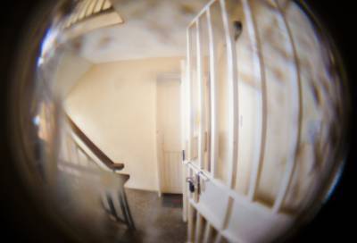 Полицейские нашли всего одну «резиновую» из трёх тысяч проверенных квартир в Петербурге