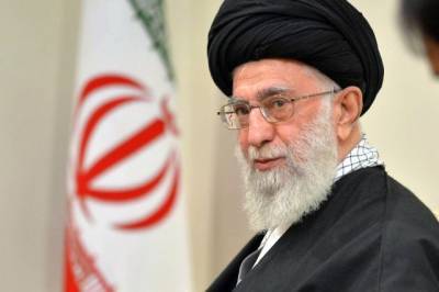 Иранский духовный лидер назвал выборы в США спектаклем