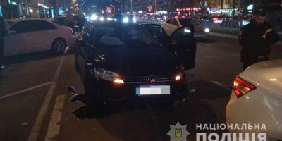 В Харькове Volkswagen на скорости сбил трех человек на «островке безопасности»: они госпитализированы в тяжелом состоянии