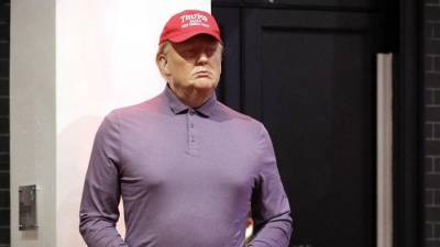 Музей Мадам Тюссо в Лондоне переодел фигуру Трампа в костюм для гольфа