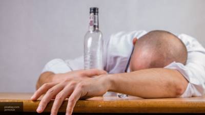 Невролог рассказал, чем запивать алкоголь и не пьянеть