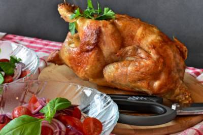 Эксперты назвали части курицы, которые нельзя употреблять в пищу