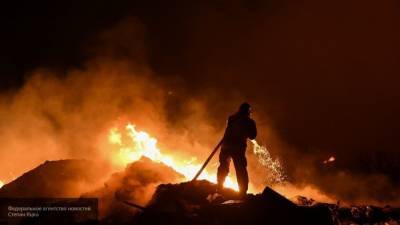 Мощный пожар произошел на екатеринбургском складе парфюмерии