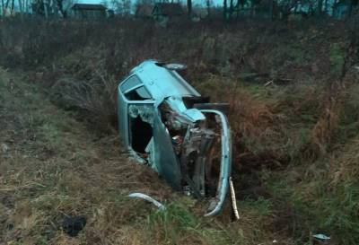 В Тверской области пьяный водитель получил травмы в перевернувшейся легковушке