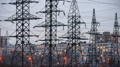 Латвия начнет закупать электроэнергию через границу с Россией