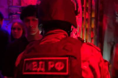 Полиция провела антинаркотический рейд в петербургских клубах