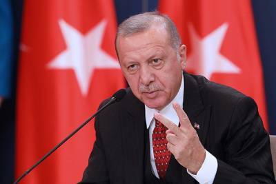 Эрдоган уволил главу Центробанка Турции. Возможная причина — падения лиры