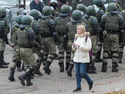 Белорусские силовики готовятся к "Маршу народовластия". В Минске отключают интернет и свозят в центр спецтехнику