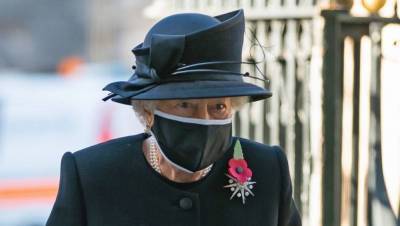 Елизавета II - Роберт Лейси - Елизавета II впервые с начала пандемии появилась на публике в защитной маске - skuke.net - Англия - Новости
