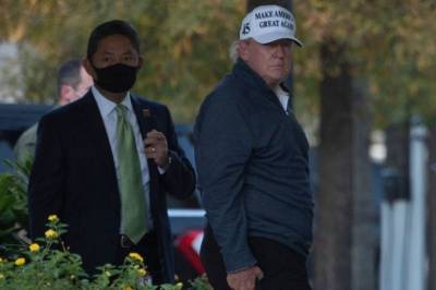 Грустный Трамп возвращается в Белый Дом после того, как узнал о поражении: фото