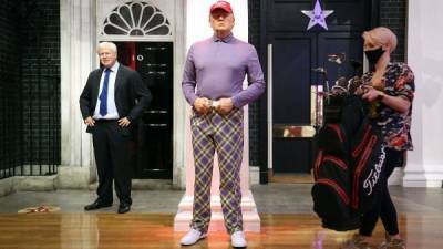 Восковую фигуру Дональда Трампа в Музее мадам Тюссо переодели в костюм для гольфа