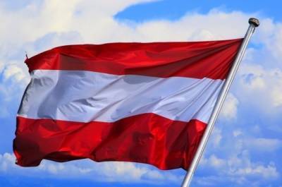Глава парламента Австрии призвал сохранить демократические устои общества