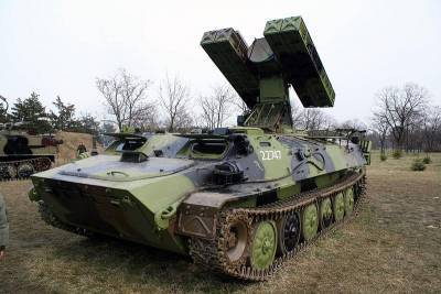 ВСУ расположили зенитно-ракетный комплекс и 2 БМП в жилом районе Донбасса