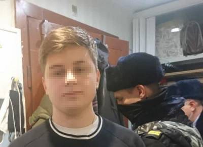 Фото: 15-летний подросток пытался убить свою семью ножом и пистолетом в Петербурге