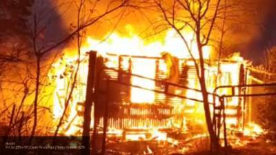 Спасатели эвакуировали пятерых человек из горящего жилого дома в Сочи
