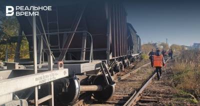 В Новосибирской области на станции Татарская сошел с рельсов грузовой поезд