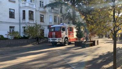 #Народнаясводка: в центре Симферополя горит здание – видео