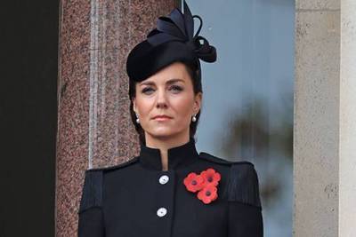 Кейт Миддлтон, принц Уильям, королева Елизавета II на торжественной церемонии в честь Дня памяти павших