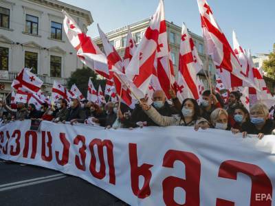 Грузинская оппозиция вышла на улицы Тбилиси. Они требуют новых парламентских выборов