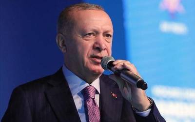 Президент Турции поздравил Азербайджан с "освобождением" Шуши