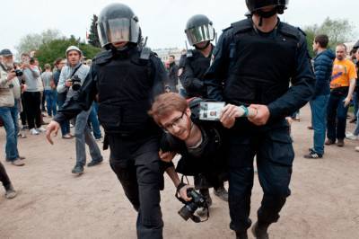 Российская миссия ОБСЕ проиллюстрировала "притеснения свободы слова в Украине" снимком задержания журналиста в Петербурге