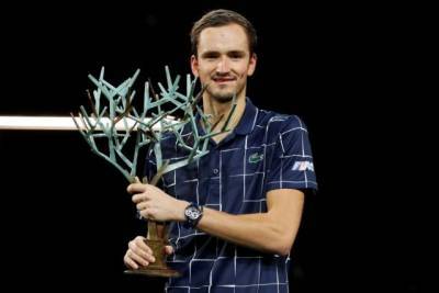 Даниил Медведев стал победителем турнира серии Masters в Париже