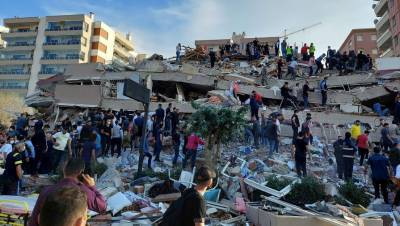 Число жертв землетрясения в турецком измире возросло до 115 человек
