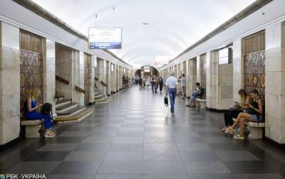 В Киеве второй раз за неделю заминировали станцию метро "Крещатик"