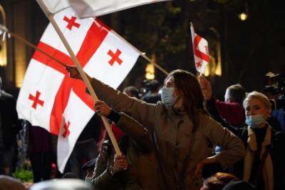 В Грузии проходят массовые протесты из-за результатов выборов, полиция применила водометы
