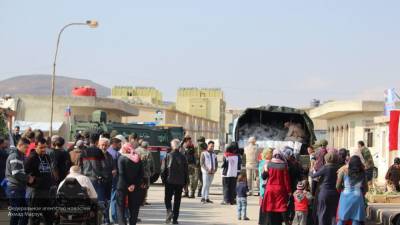 Военная полиция РФ выдала продуктовые наборы беженцам из сирийского Идлиба