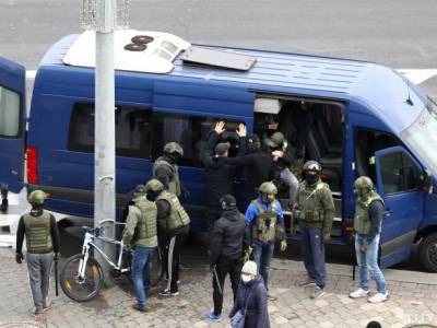 Протесты в Беларуси: во время воскресных демонстраций задержаны уже почти 800 человек
