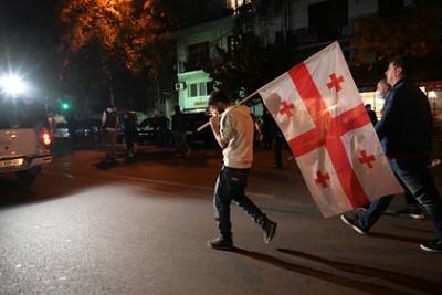 Грузинская полиция разогнала протестующих водометами и слезоточивым газом
