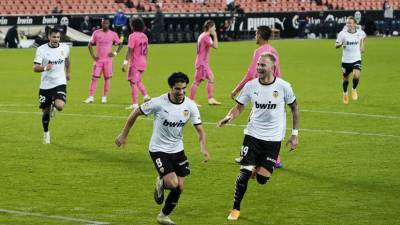 Солер оформил хет-трик с пенальти в победном матче «Валенсии» с «Реалом»