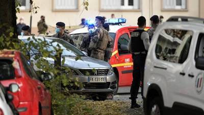 Стрелявшему в священника во Франции предъявлено обвинение