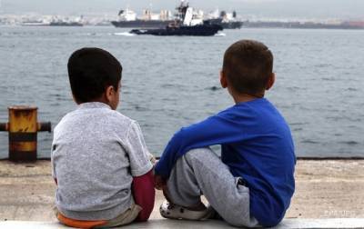 У берегов Греции перевернулась лодка с мигрантами, погиб ребенок