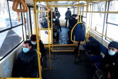 Борьба с нарушителями масочного режима началась в трамваях Хабаровска