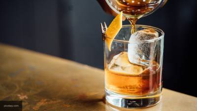 Нарколог объяснил влияние алкоголя на коронавирус