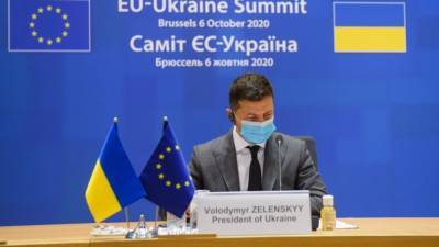 Украинцы отправили «народный опрос Зеленского» на помойку