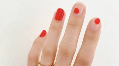 Маникюр на короткие ногти: лучшие дизайны | идеи, фото Vogue