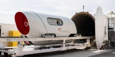 В США провели первые испытания вакуумного поезда Hyperloop с пассажирами