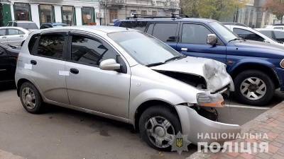 После клуба: Одесситка завладела такси и совершила ДТП