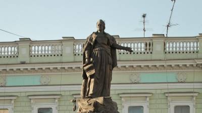 В Одессе разогнали митинг за снос памятника Екатерине Великой