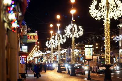 В Петербурге началась подготовка к Новому году
