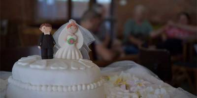 В Бней-Браке около ста человек собрались на свадьбу в зале торжеств