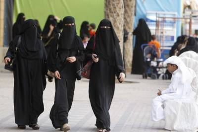 В ОАЭ разрешили внебрачные союзы и ужесточили наказание за изнасилования и "преступления чести"