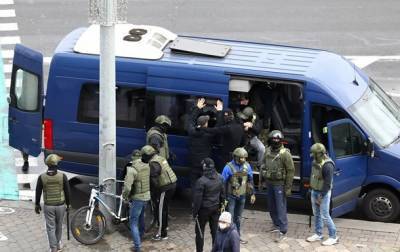 В Беларуси в результате протестов задержано более 800 человек