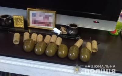 В Житомире мужчина хранил гранаты на балконе