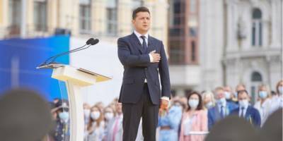 Зеленский призвал украинцев «влюбить» знакомых в украинский язык