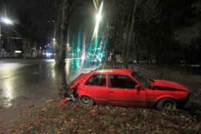 Водитель иномарки пострадал в Смоленске, вылетев на встречку