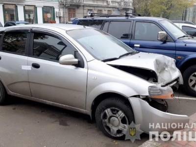 В Одессе женщина угнала авто таксиста и угодила в ДТП